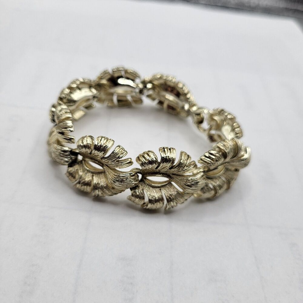 Vintage Lisner Gold Feather/Leaf Motif Tennis Bracelet